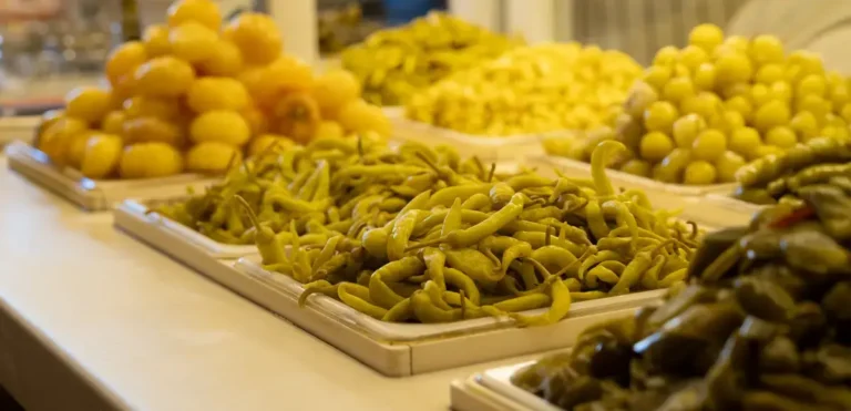 Gerçek Turşu Nasıl Anlaşılır? Market Ürünleri ile Geleneksel Turşuların Farkları