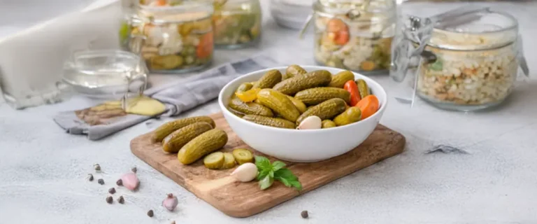 Turşu Açıldıktan Sonra Ne Kadar Dayanır? Saklama Süresi ve İpuçları